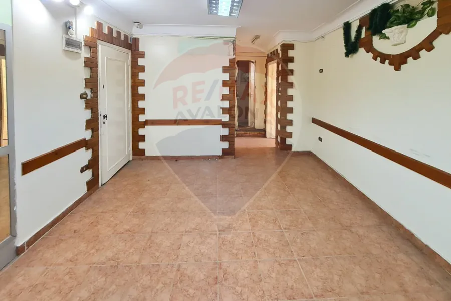 شقة إداري للبيع 65 م كامب شيزار (ش عمر لطفي)