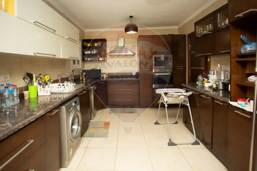 Apartment for sale 305 m Sporting (Omar Lotfy St)