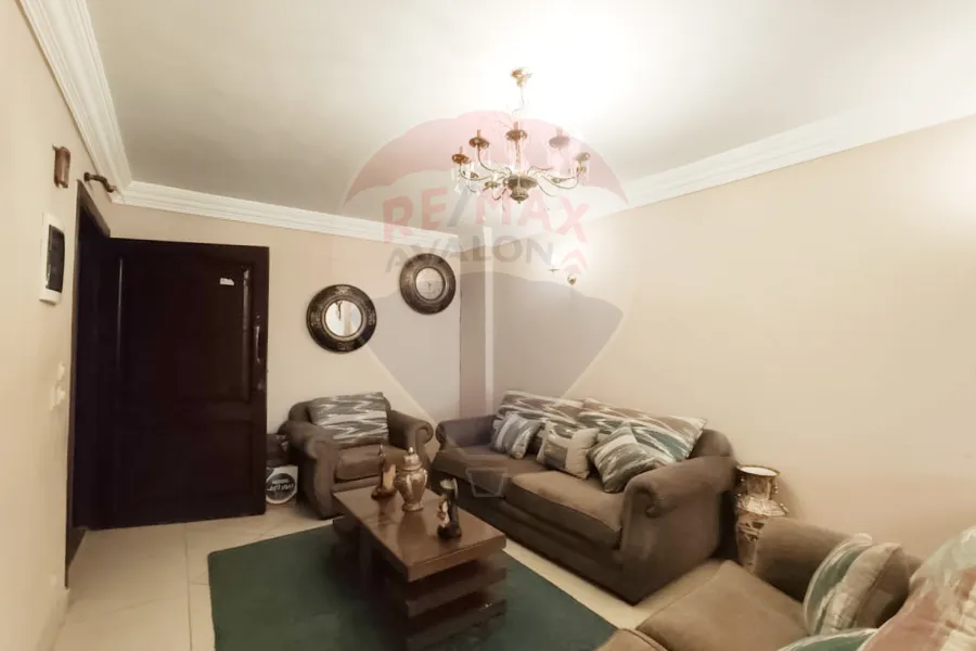 شقة للبيع 320 م سبورتنج (ش أحمد علام)