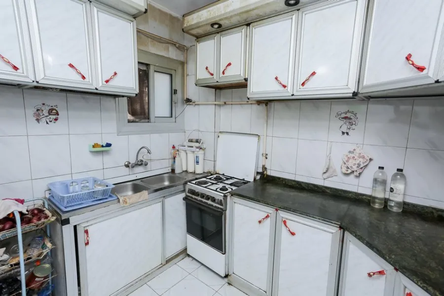 شقة للبيع 185م المندرة (ش جمال عبد الناصر)