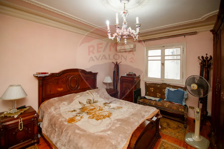 شقة للبيع 165 م كامب شيزار (ش بورسعيد الرئيسي - عمارة براند)