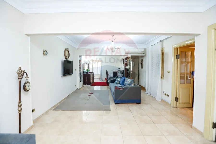 شقة للبيع 120 م لوران (أول نمرة من ش أبوقير)