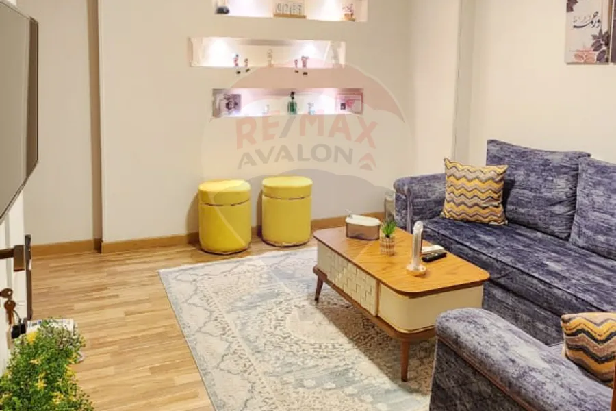 شقة للبيع 160 م وابور المياه (ش فيلا المخابرات)