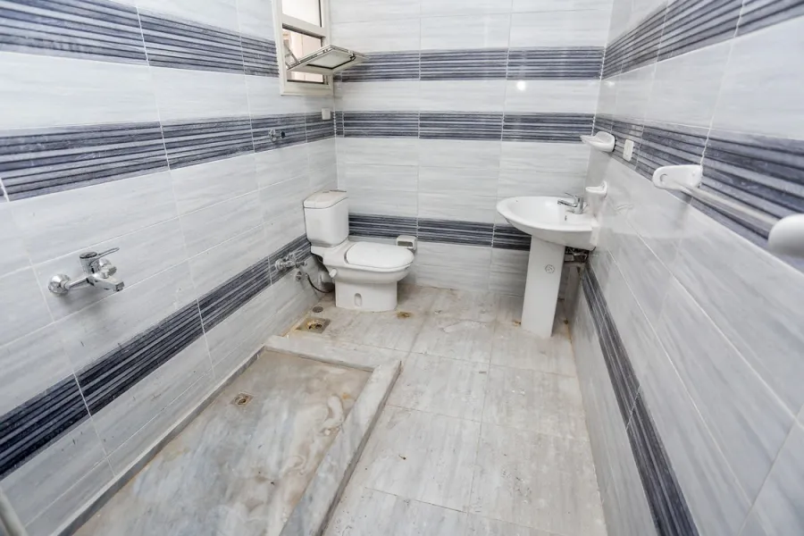 Apartment for sale 375m Victoria (Tram Station)