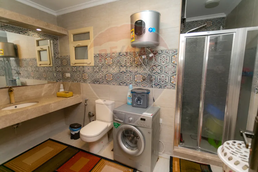 شقة للبيع 245 م كليوباترا (ش علم الدين)