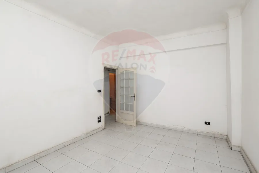 Complete property for sale 300 m Miami (Baron Cafe St. - steps from El Guish Road)