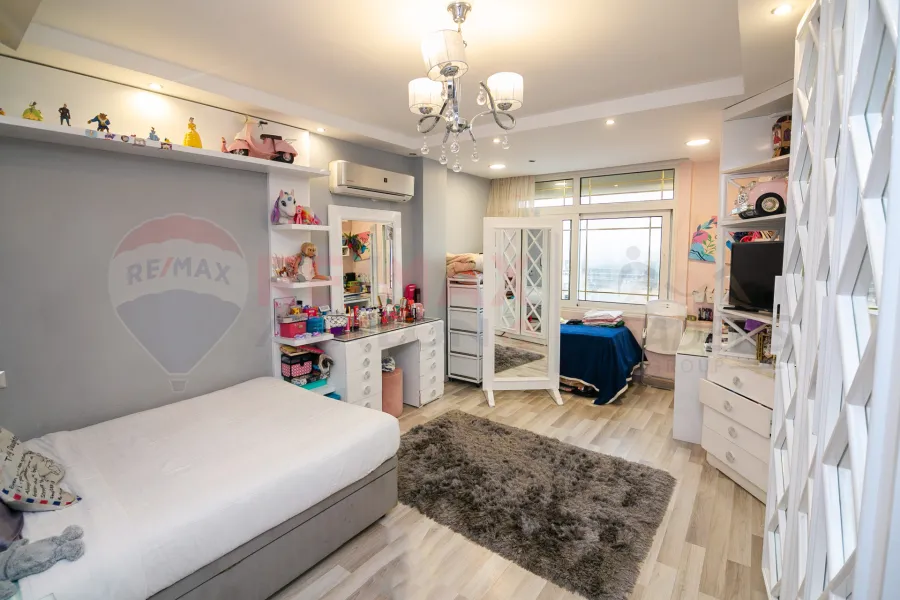 شقة للبيع 265 م زيزينيا (ش أبو قير)