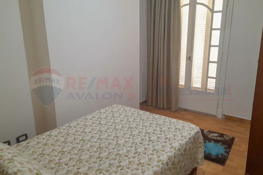 شقة للايجار المفروش 155 م سموحة (ش الصفا متفرع من ش آدمون فريمون)