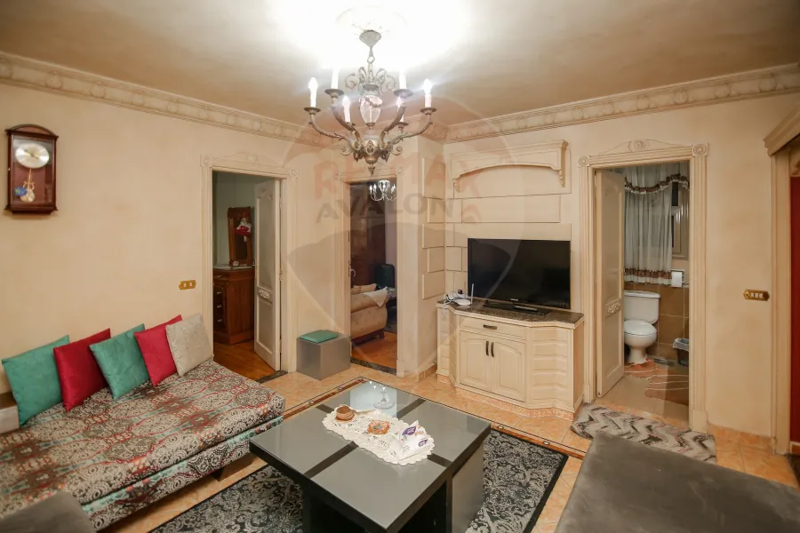 شقه للبيع 255 م سموحة (ش مصطفى كامل)