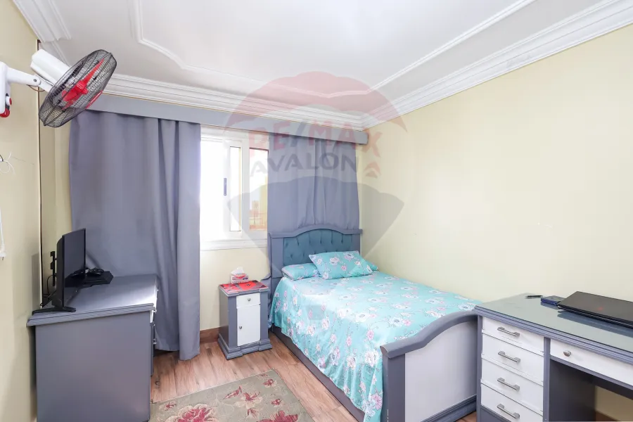 Apartment for sale 180 m Janaklis (steps from the tram - near Fathallah)
