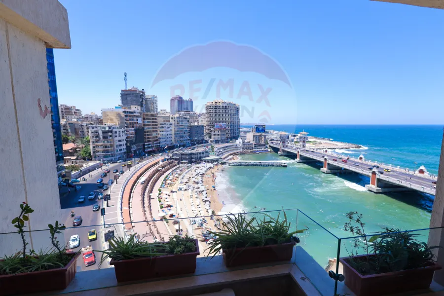 Apartment for rent 150 m Stanly (Directly on the sea)