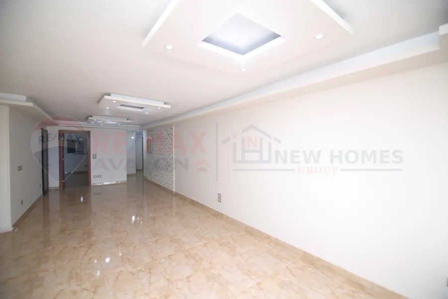 شقة للبيع 135 م ميامي (على البحر مباشرة)