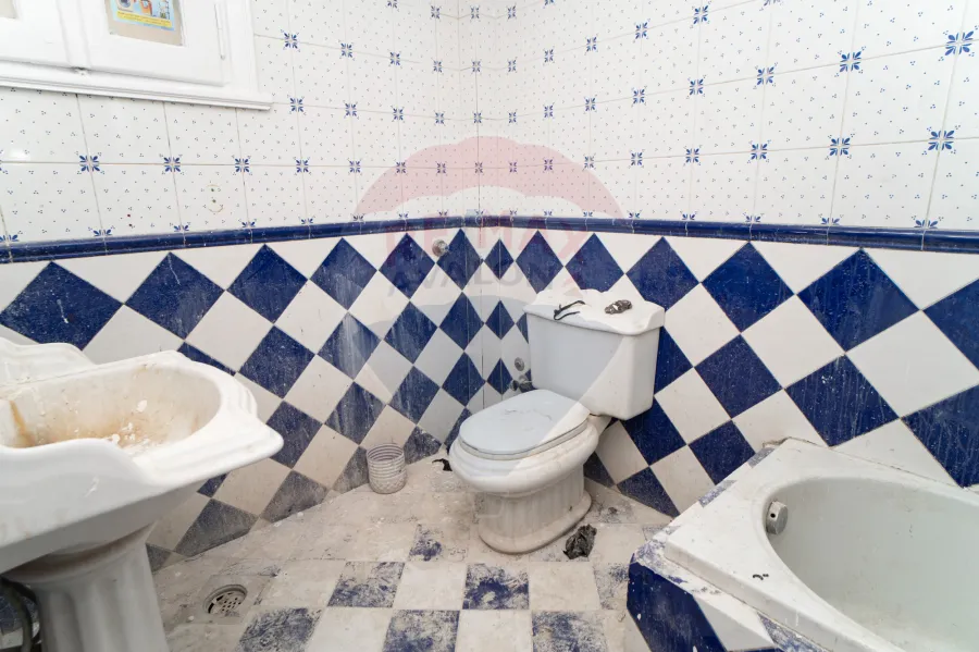 فيلا توين هاوس للبيع 200 م المعمورة الشاطئ (علي البحر مباشرة)