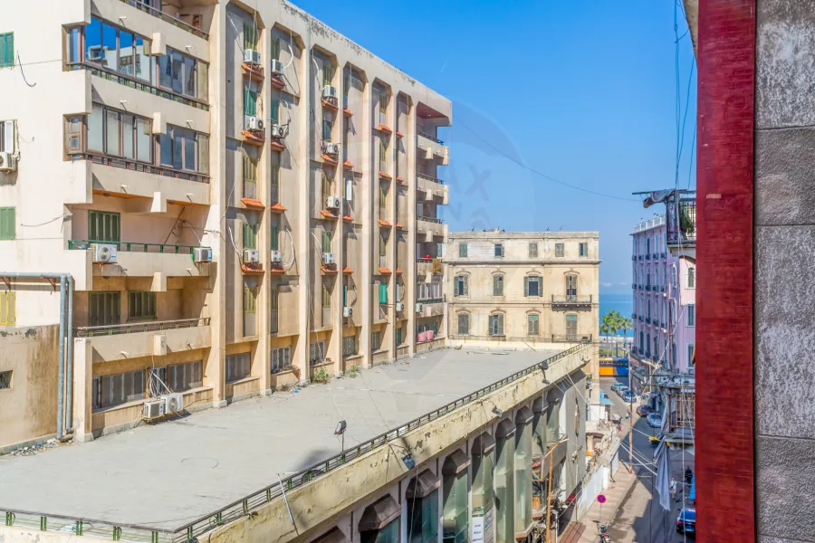 (شقة للبيع 130 م محطة الرمل ( برج الهندى - شارع شكور