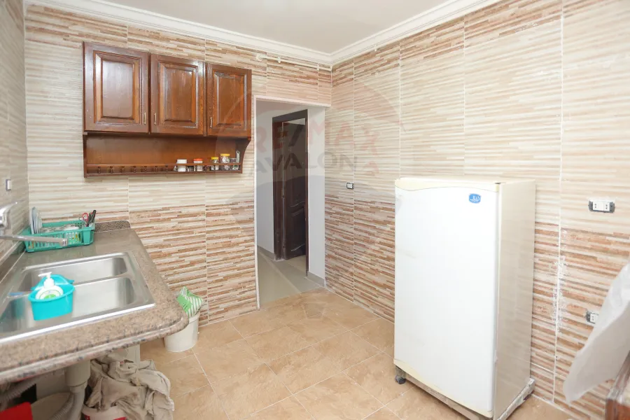 شقه للبيع 110م سبورتنج (فيو نادى سبورتنج - خطوات من ش ابوقير الرئيسي)