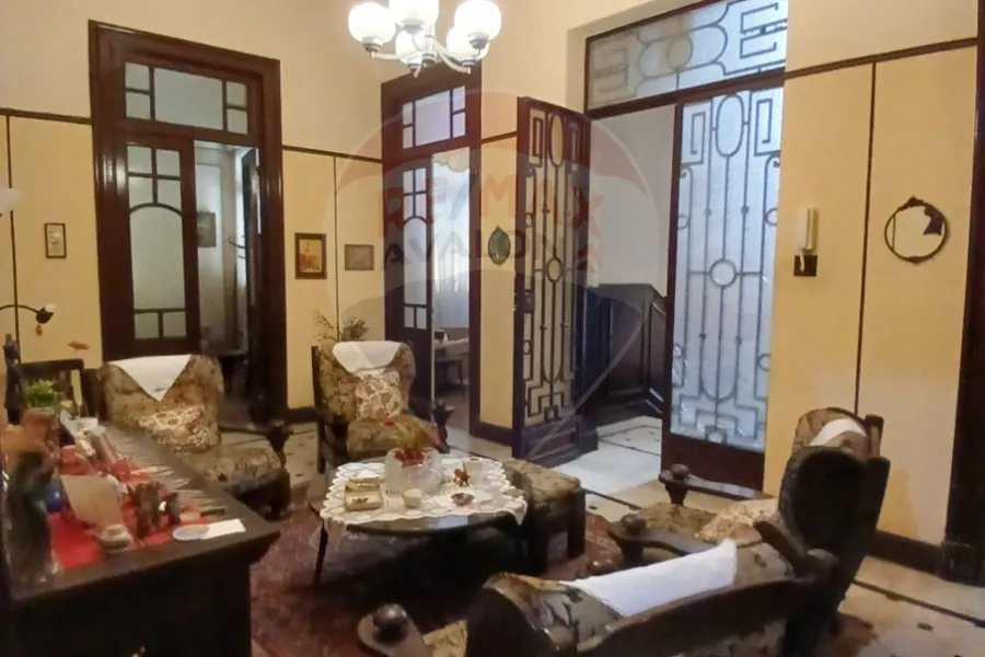Villa for sale 553 m Kafr Abdo (Abdel Moneim Riad st.)