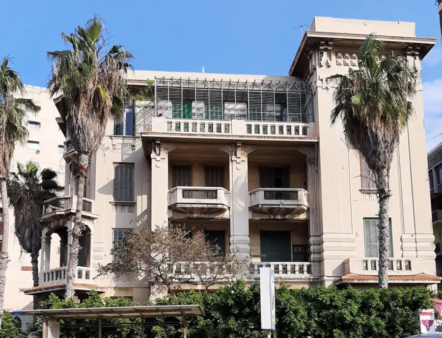 شقة اداري للإيجار600م وابور المياه ( امام النادي الاوليمبي مباشرتا)