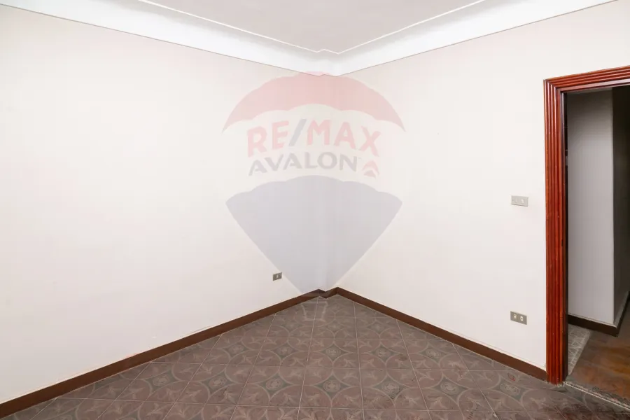 شقة للإيجار 100 م الحي اللاتيني (ش السلطان حسين)