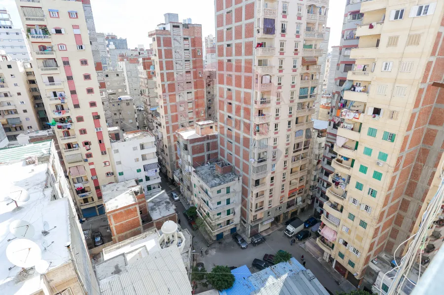 شقة للبيع 140 م السيوف ترام (خطوات من الترام )