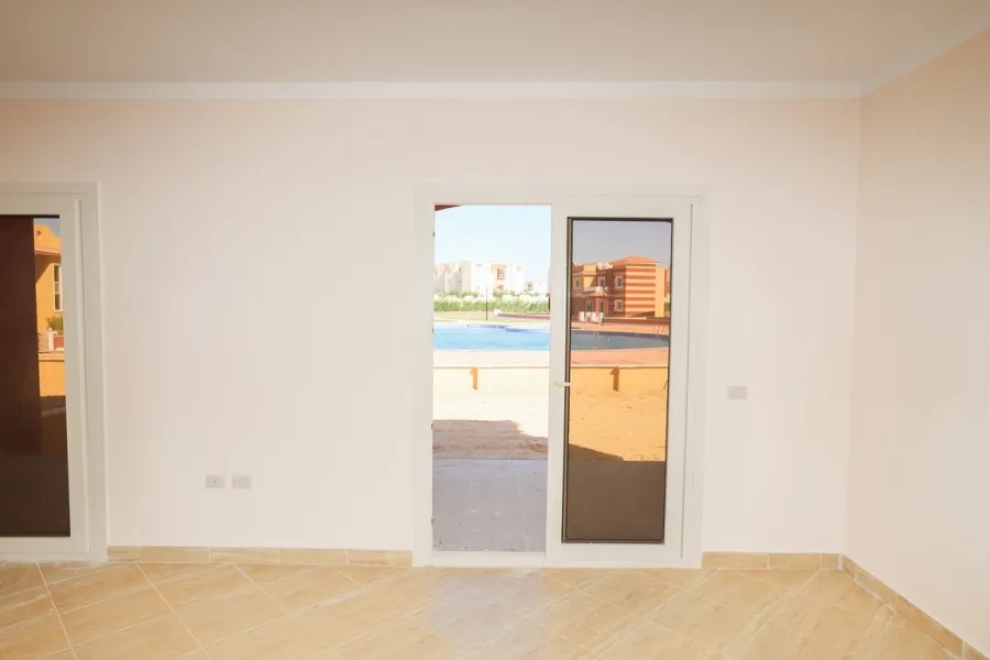 فيلا للبيع 205م الساحل الشمالى (قريه روزانا - خطوات من البحر)