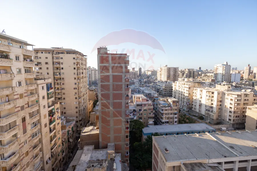 شقة للبيع 125 م محرم بك (خطوات من ش امير البحر الرئيسي)