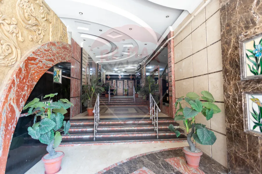 شقة للبيع 135 م محرم بك (ش قناة السويس)