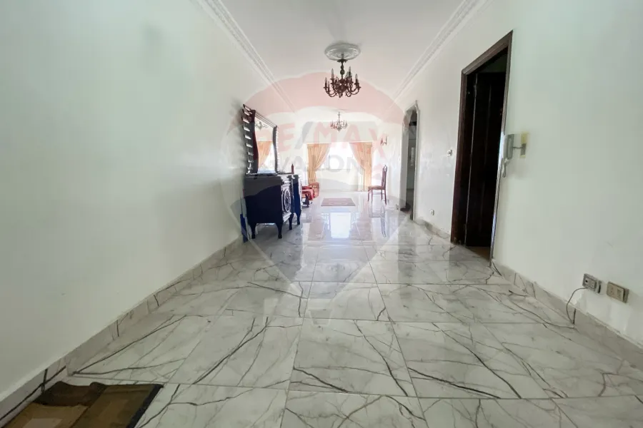 شقة للبيع 135 م سموحة (ش توت عنخ امون)