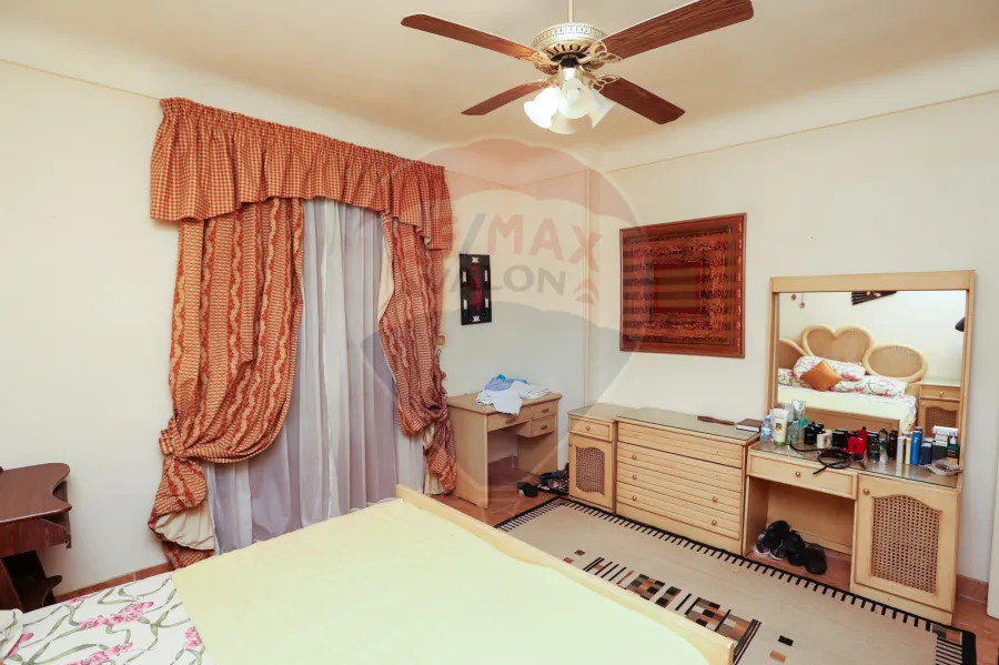 ڤيلا مسجلة شهر عقاري للبيع 1,200م كينج مريوط (بجوار فندق افريكانا)ڤيلا مسجلة شهر عقاري للبيع 1,200م كينج مريوط (بجوار فندق افريكانا)