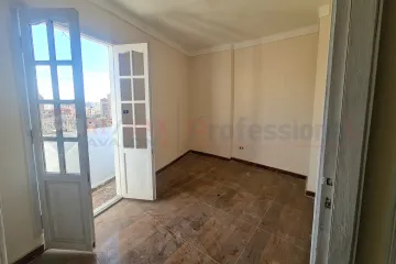 شقة للبيع  80 م لوران (خطوات من ش ابو قير- خلف بنك مصر )