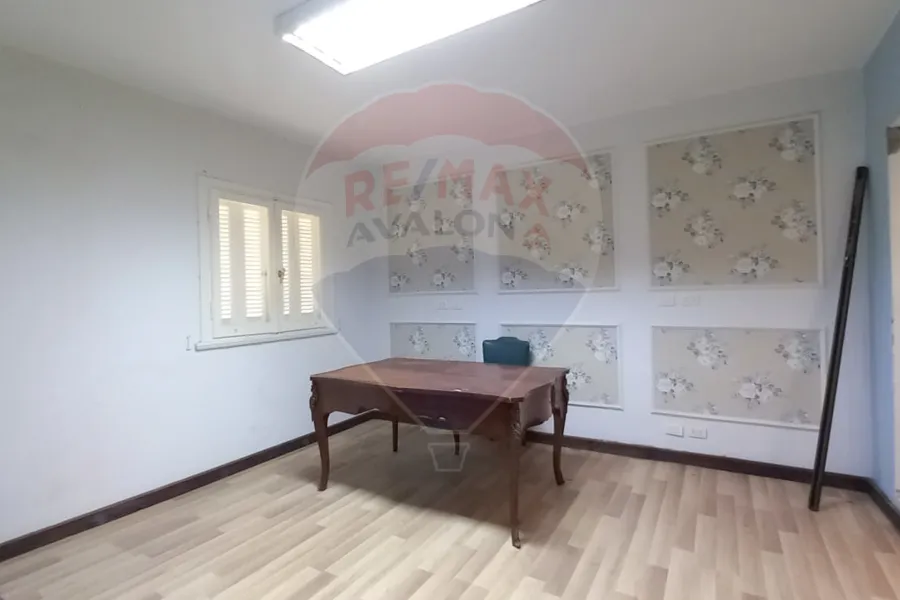 Building for sale 590 m Gleem (steps from the sea)