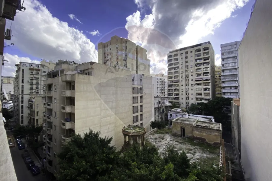 شقة للبيع 200 م رشدي (ش دمياط)