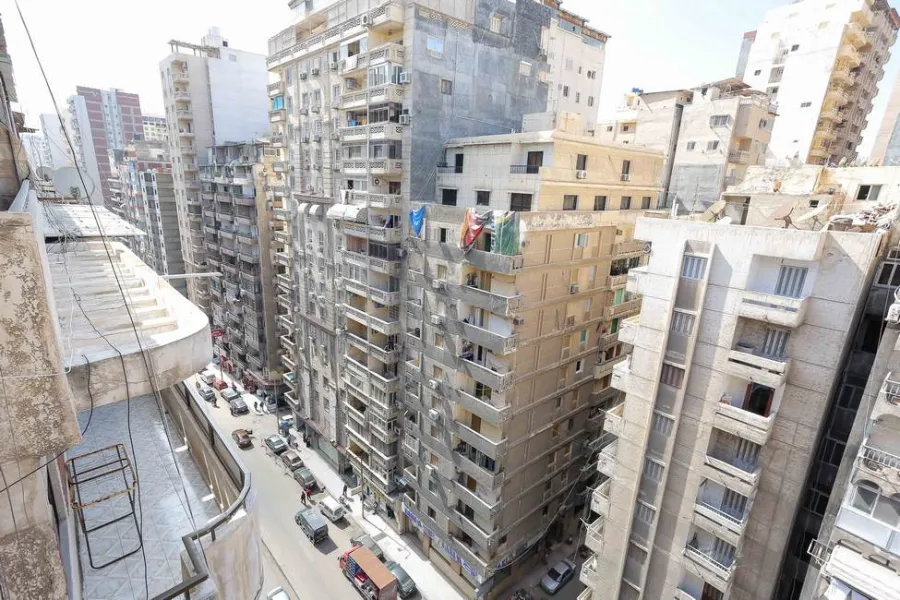 شقة للبيع 185م المندرة (ش جمال عبد الناصر)