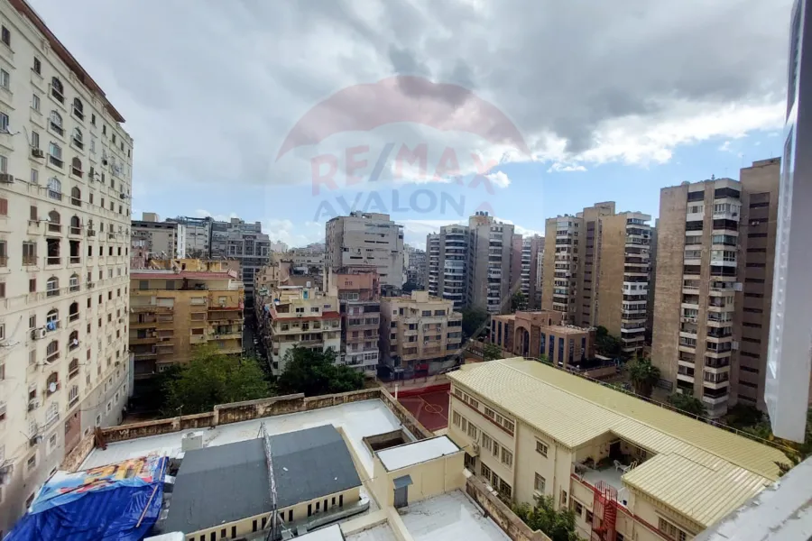 شقة للإيجار 230 م رشدي (ش ألفريد ليان)