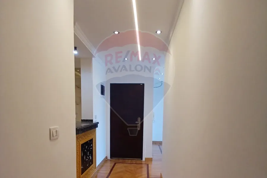 Apartment for sale 182 m Stanley (Directly on the sea)