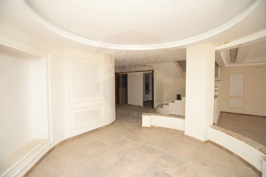 فيلا توين هاوس للبيع 419 م كينج مريوط (كومباوند اليكس ويست - فيو البحيرة)