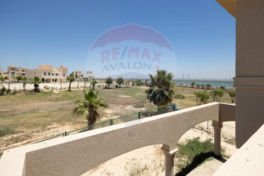 فيلا للبيع 1,016 م الكينج (اليكس ويست - مرحلة سانت كاترين V1)