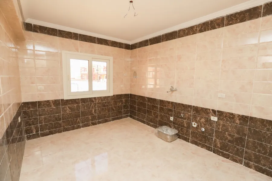 فيلا للبيع 205م الساحل الشمالى (قريه روزانا - خطوات من البحر)