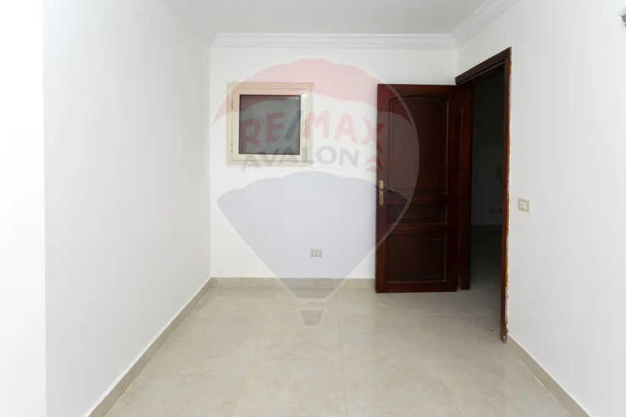 شقة مرخصة إداري للإيجار 86 م الأزاريطة (ش شامبليون - عمارة براند)