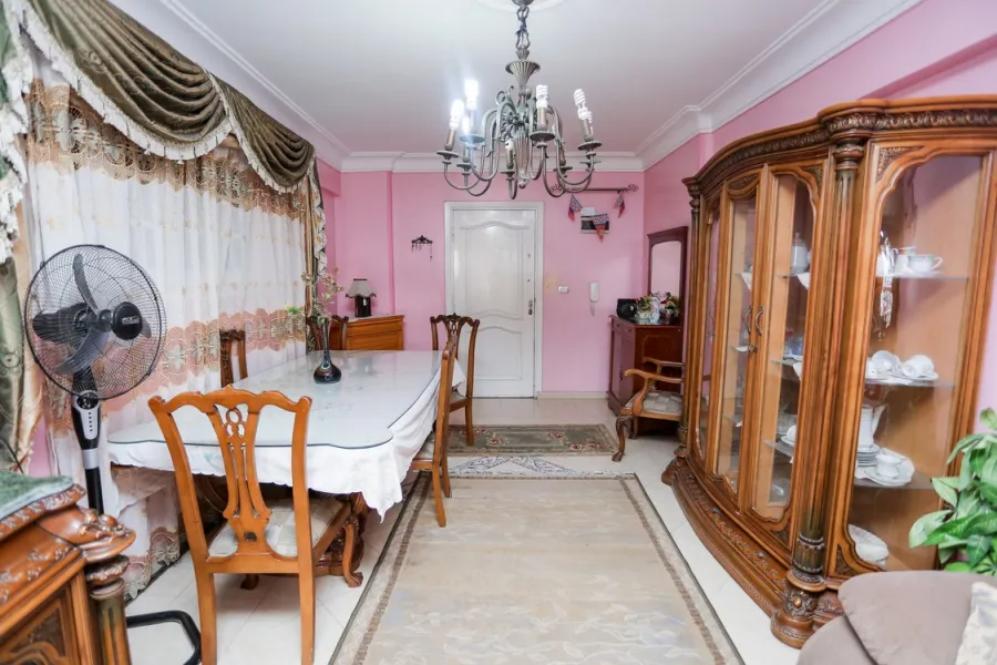 شقة للبيع 142م صافى سيدي جابر ( على الترام مباشرة )