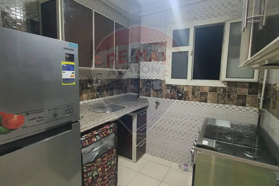 شقة للايجار المفروش 130 م كامب شيزار (تاني نمرة من البحر)