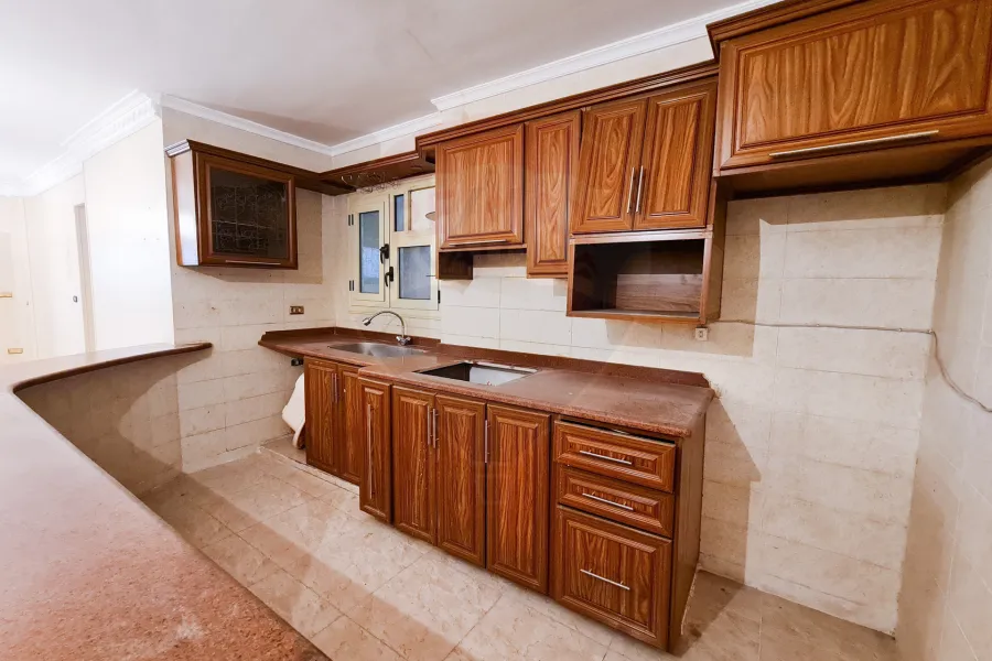 شقة للبيع 130 م سموحة ( كومباوند حدائق اللوتس - ش النصر)