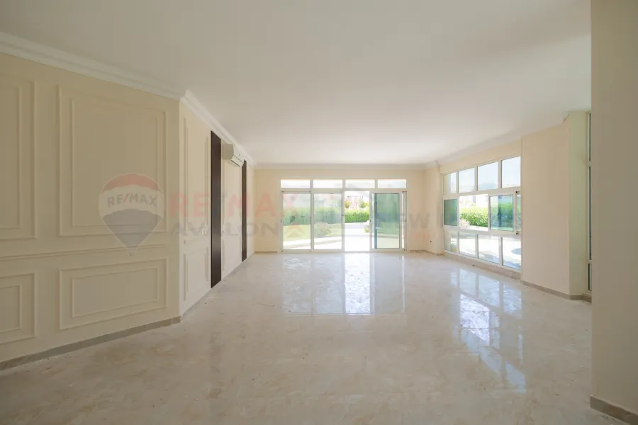 Palace for sale (Marseilia Beach 4 - Sidi Abddelrahman) 1,300 m