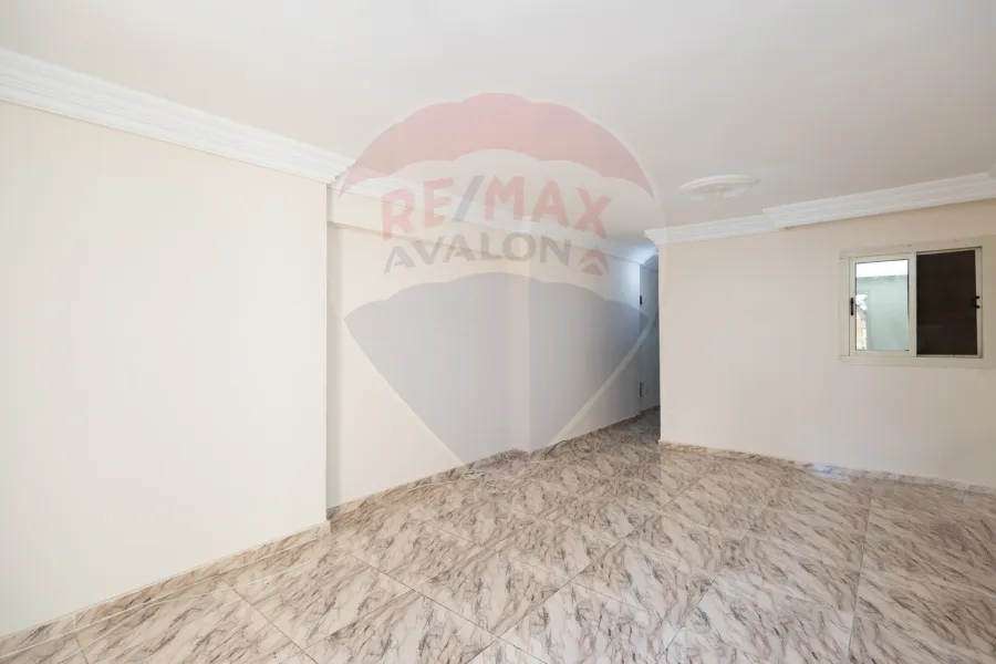 شقة دوبلكس للبيع 130 م سيدي بشر (خطوات من البحر)