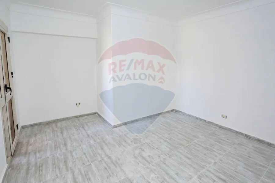 شقة للبيع 196 م سموحة ( كومباوند الإتحادية -أمام حدائق أنطونيادس)