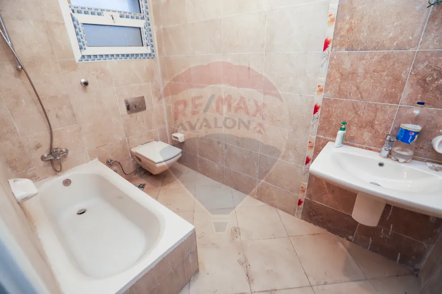 شقه للايجار 220 م سموحة (أبراج الجيش أمام نادي الجياد)