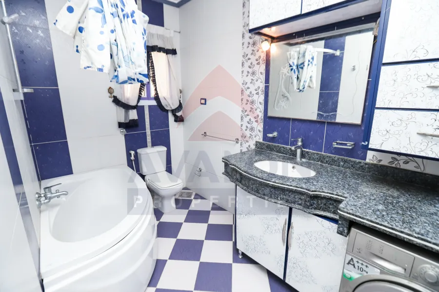 شقة للايجار220 م سموحة (ش بهاء الدين الغتورى)