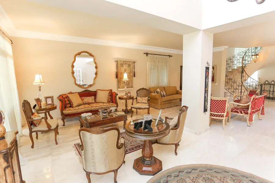 فيلا مستقلة للبيع 627 م بكينج مريوط  (بكومباوند العروبة)