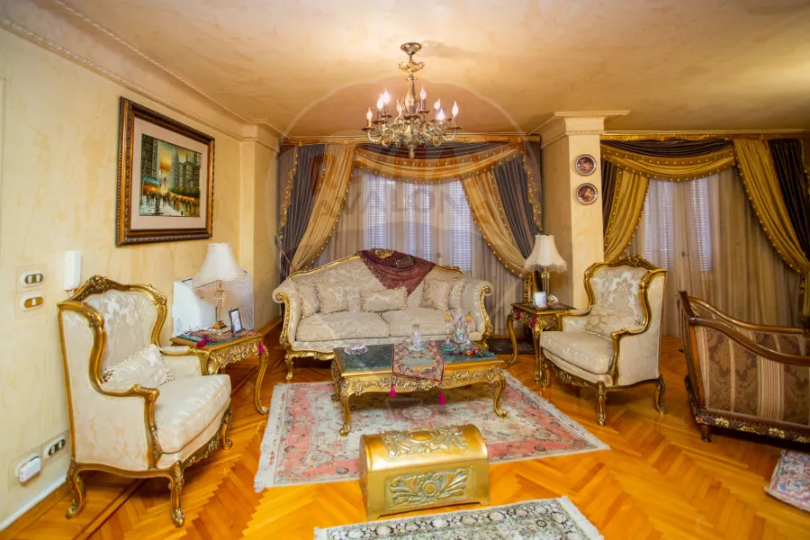 Apartment for sale 300 m sidi gaber (El-Mosheer Ahmed Ismail st)