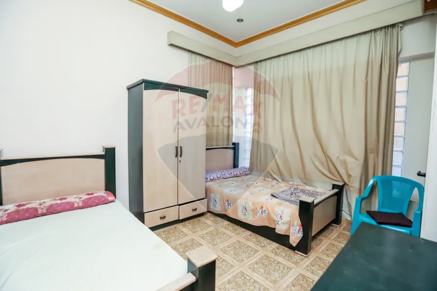 شاليه للبيع 220 م المعمورة الشاطئ ( شاليه صف تاني بحر  )