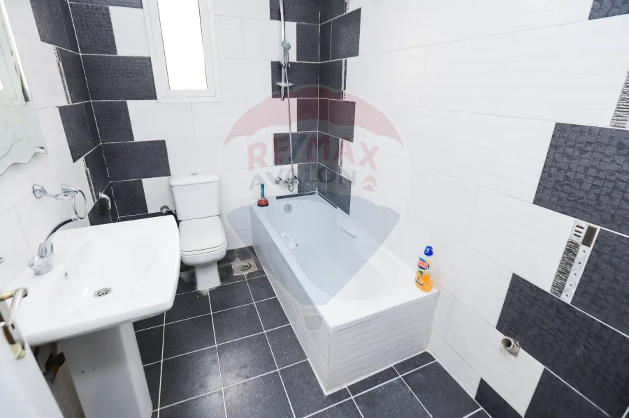 Penthouse For Sale 138 m Miami ( Gamal Abd El Nasr st )